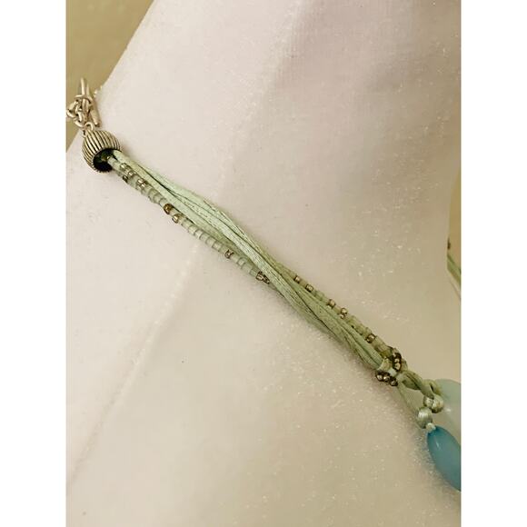 Liz Claiborne Blue Beaded Necklace, Adjustable Length, 16"-19" Long - Picture 4 of 8